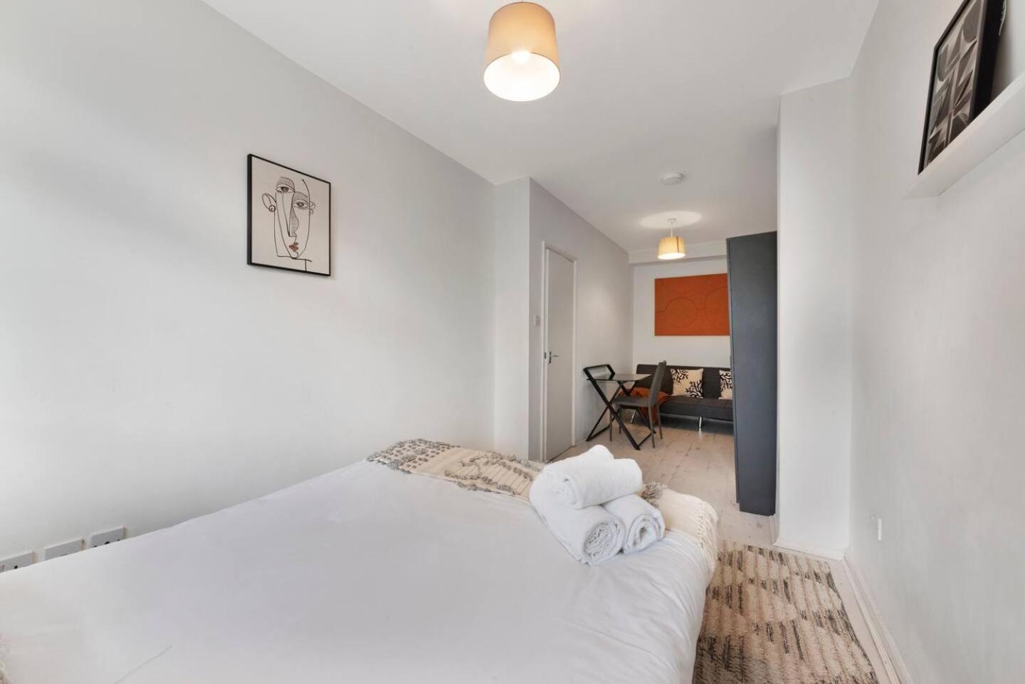 2 Bed Apartment- Finsbury Park Station B London Bagian luar foto
