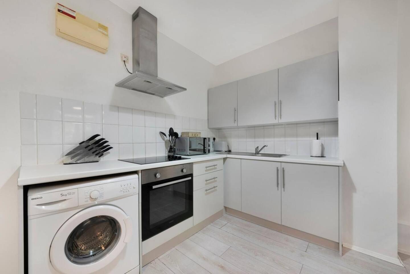 2 Bed Apartment- Finsbury Park Station B London Bagian luar foto